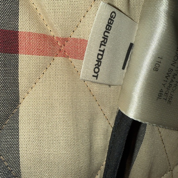 Burberry Black Quilted Jacket - Picture 6 of 8